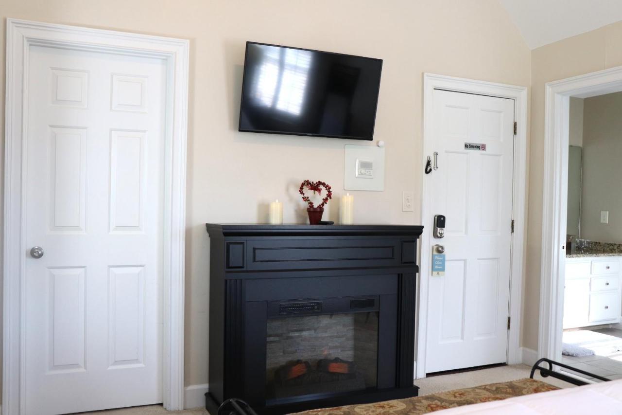 Pleasanton Courtyard Bed And Breakfast Fayetteville Luaran gambar