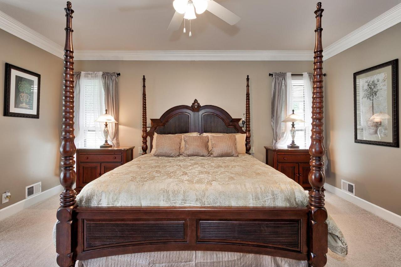 Pleasanton Courtyard Bed And Breakfast Fayetteville Luaran gambar