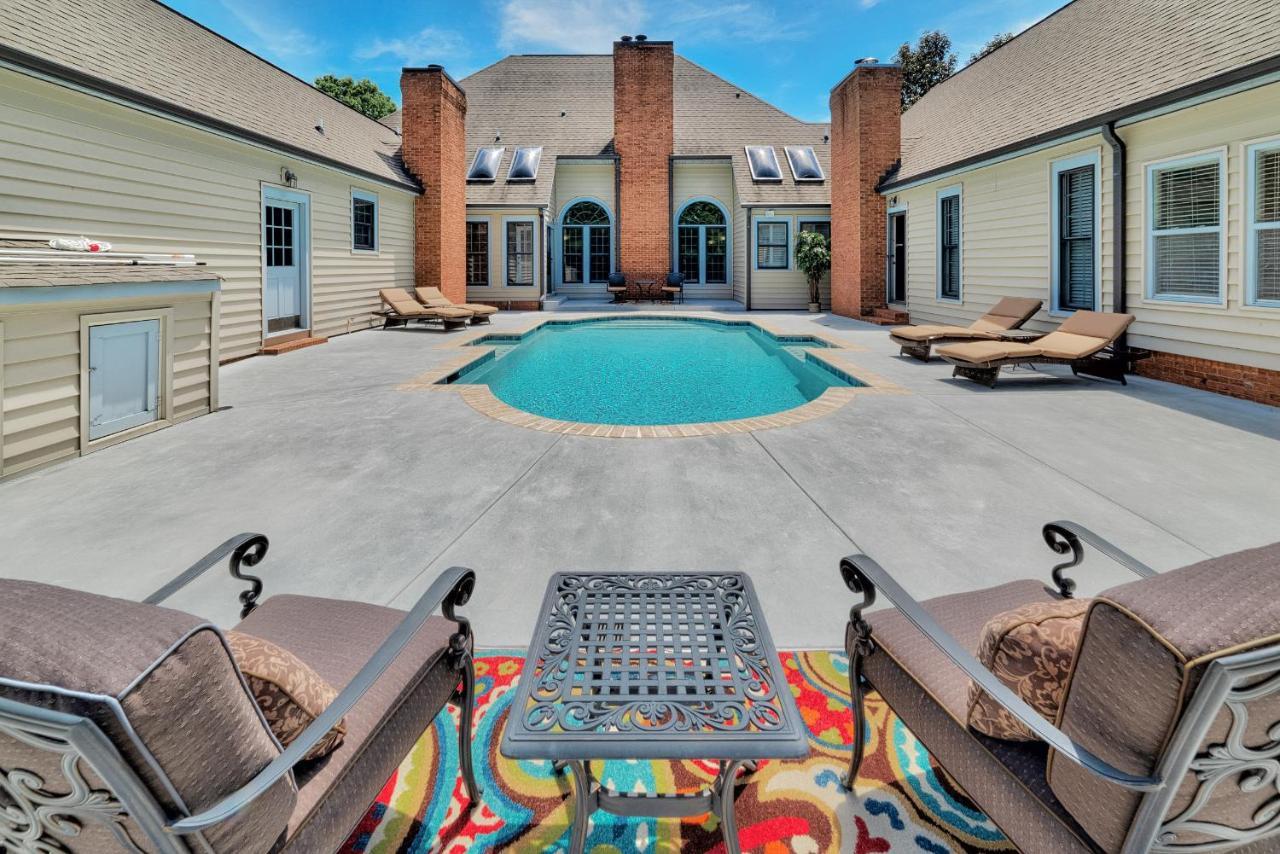 Pleasanton Courtyard Bed And Breakfast Fayetteville Luaran gambar