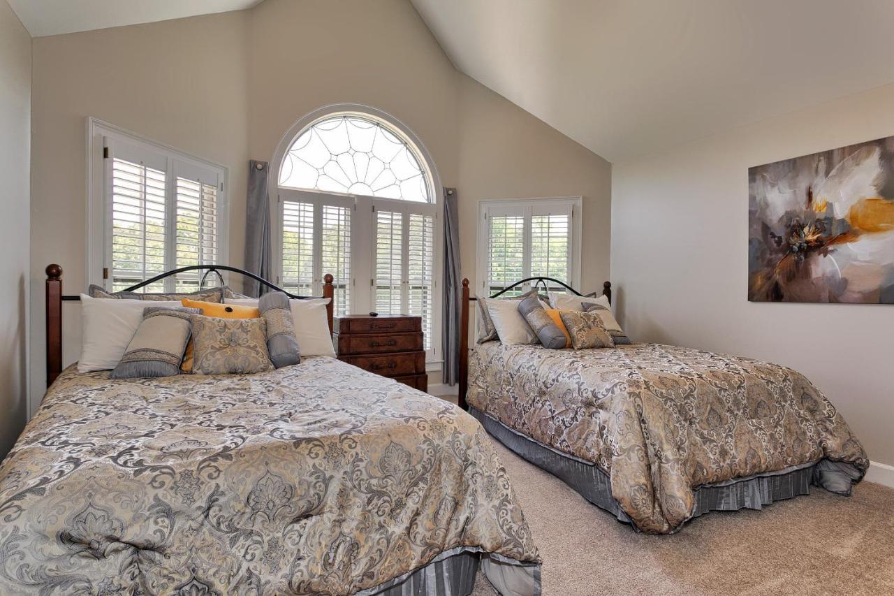 Pleasanton Courtyard Bed And Breakfast Fayetteville Luaran gambar